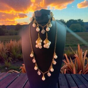 Chic Gold and Pearl Necklace Set